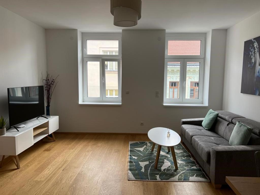 New Central Apartments Westbahnhof Vienna Luaran gambar